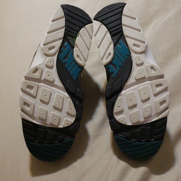 Nike - Picture 7 of 8